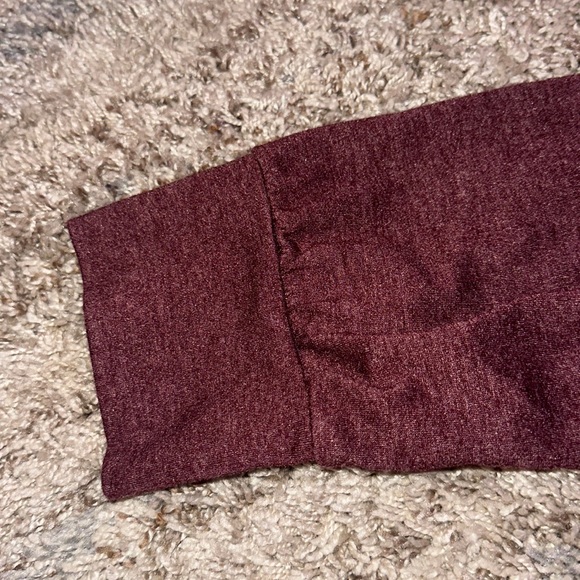 Yexipo maroon long sleeve - Picture 4 of 7